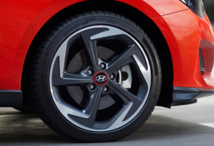 18” diameter rims all-round.